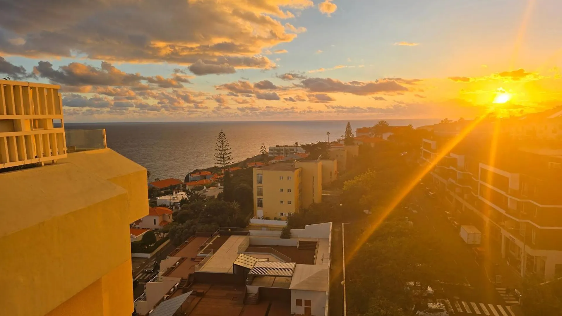 Aylevarroo Penthouse Caniço